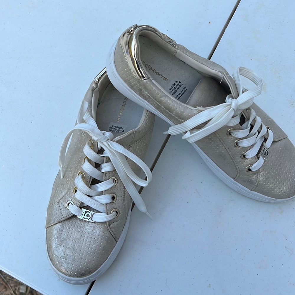 Liz Clayburn teeny shoes, size 7 1/2
